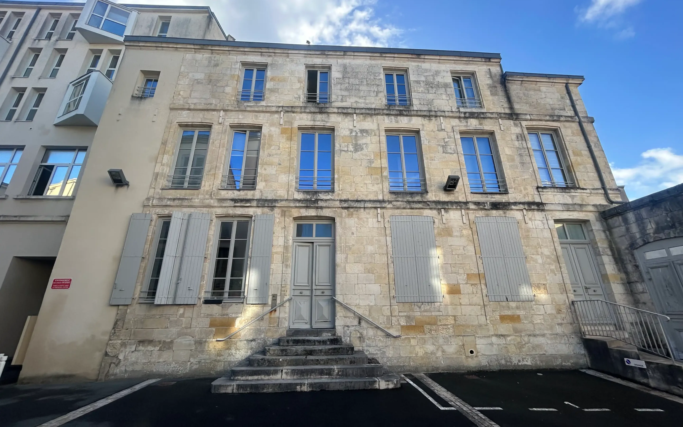 Façade (3)